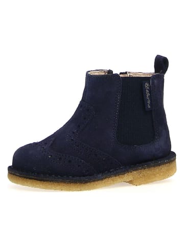 Boots in Dunkelblau