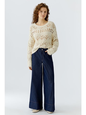Sweter w kolorze kremowym