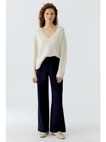 Sweter w kolorze kremowym