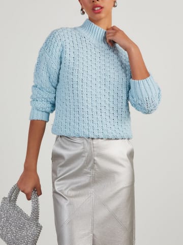 Pullover in Hellblau