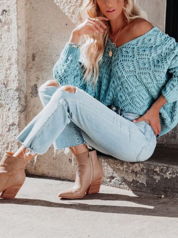 Pullover in Hellblau
