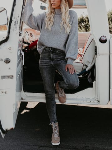 Pullover in Grau