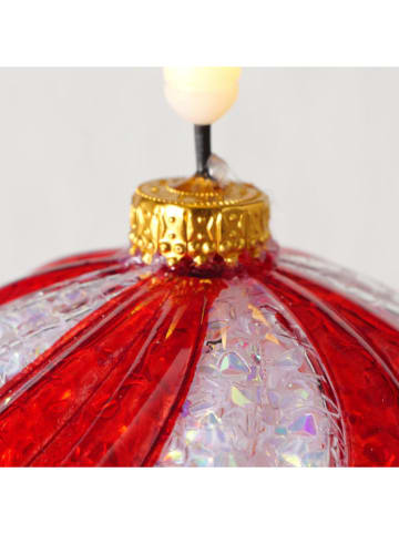 LED-Kerze "Swirl" in Weiß/ Rot - (H)12 x Ø 9 cm