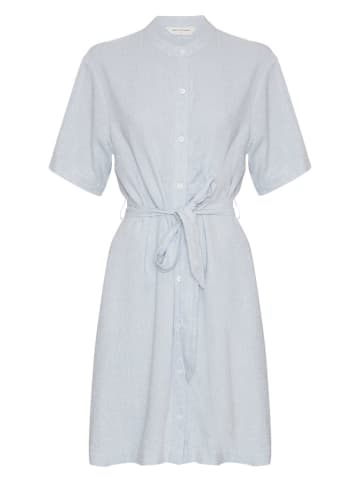 Kleid in Hellblau