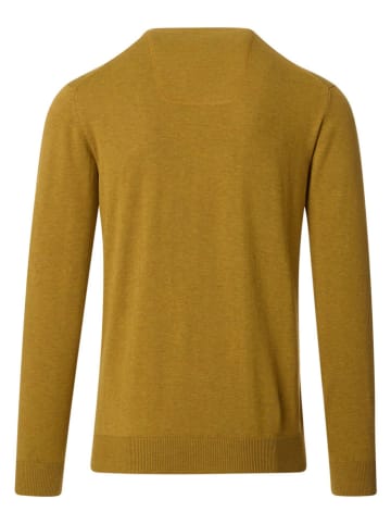 Sweter w kolorze musztardowym