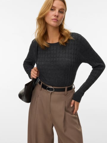 Sweter w kolorze antracytowym