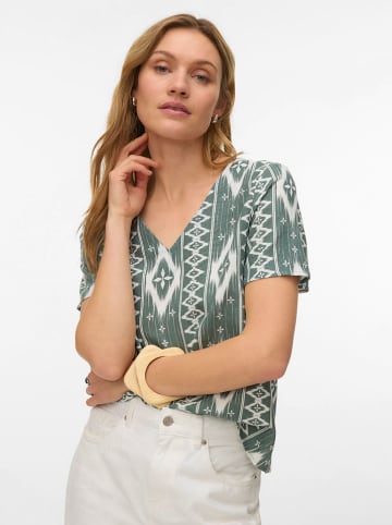 Shirt in Grün/ Weiß