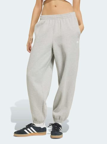 adidas Sweathose in Grau