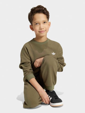 adidas 2tlg. Outfit in Khaki