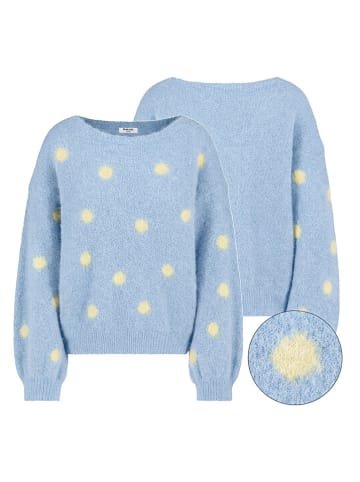 Pullover in Hellblau