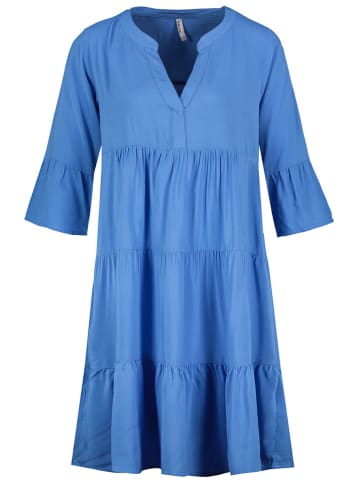 Kleid in Blau