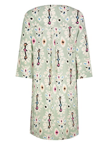 Kleid in Hellgrün/ Beige