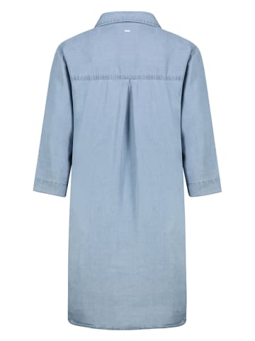 Kleid in Hellblau