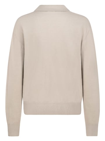 Sweter w kolorze kremowym