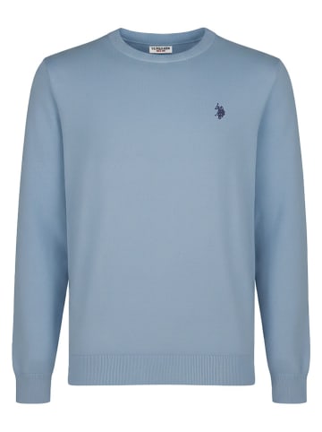 Pullover in Hellblau