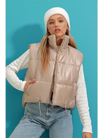 Doorgestikte bodywarmer beige