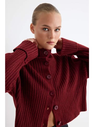 Cardigan in Bordeaux