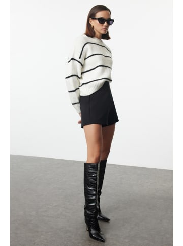 Pullover in Weiß/ Schwarz