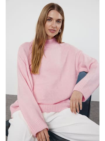 Sweter w kolorze jasnoróżowym