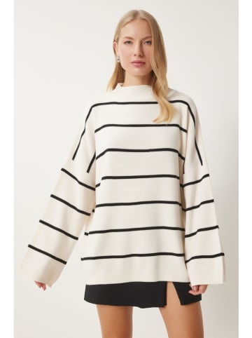 Sweter w kolorze kremowym