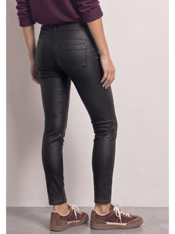 Kunstlederhose in Schwarz