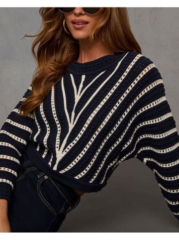 Sweter w kolorze czarno-kremowym