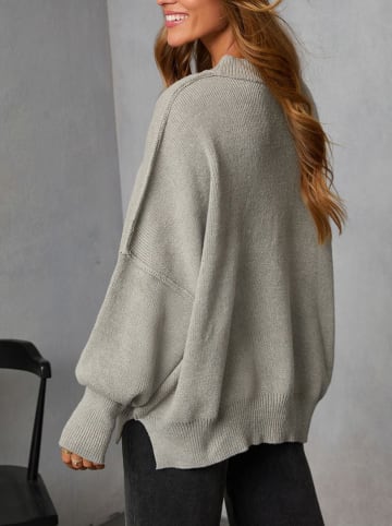 Sweter w kolorze szarym