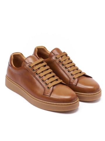 Skórzane sneakersy w kolorze jasnobrązowym