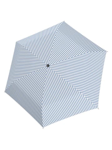 Parasol w kolorze biało-błękitnym