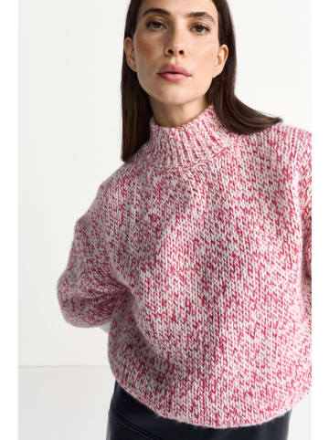 Sweter w kolorze jasnoróżowym