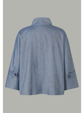 Cape in Blau