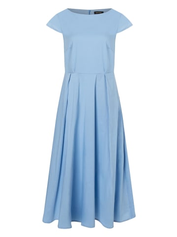 Kleid in Hellblau