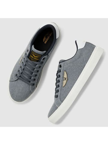 Sneakers in Blau