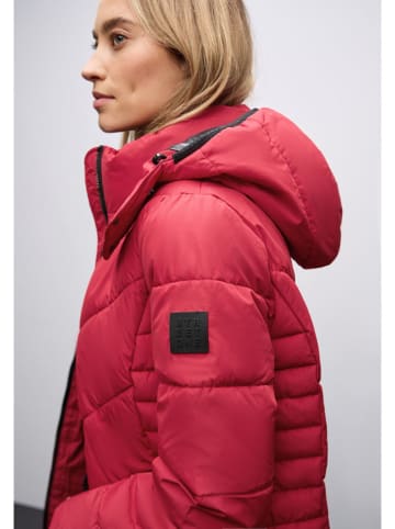 Winterjacke in Rot