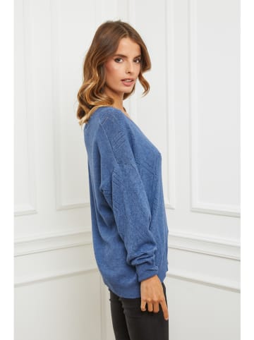 Sweter "Cetif" w kolorze niebieskim