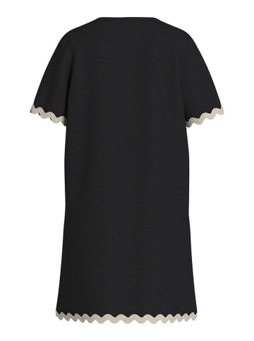 Kleid in Schwarz