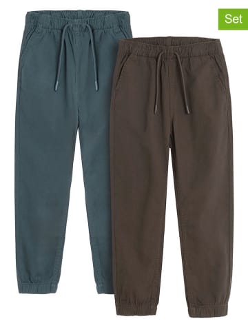 Spodnie chino (2 pary) w kolorze niebieskim i brązowym