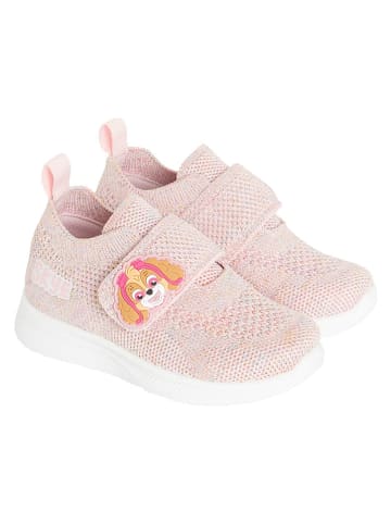 Sneakersy w kolorze jasnoróżowym