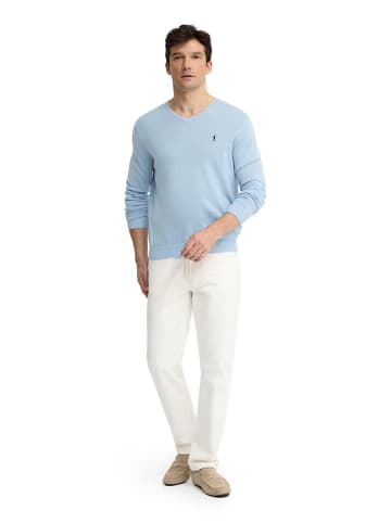 Pullover in Hellblau