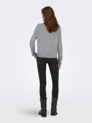 Pullover in Grau
