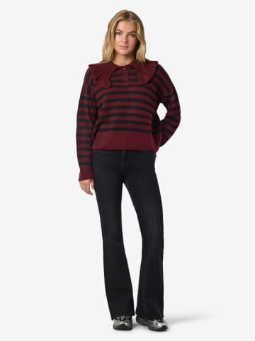 Sweter w kolorze czerwono-czarnym