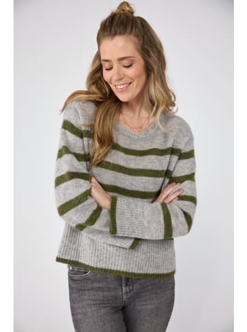 Sweter w kolorze zielono-szarym