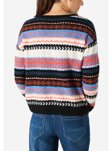 Sweter ze wzorem