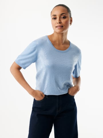 Pullover in Hellblau