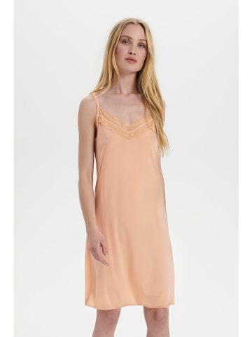 Kleid in Apricot