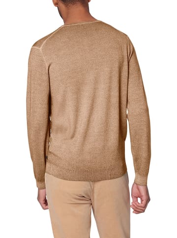 Sweter w kolorze beżowym