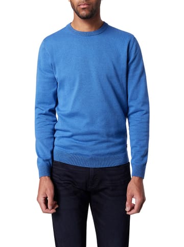 Sweter w kolorze niebieskim