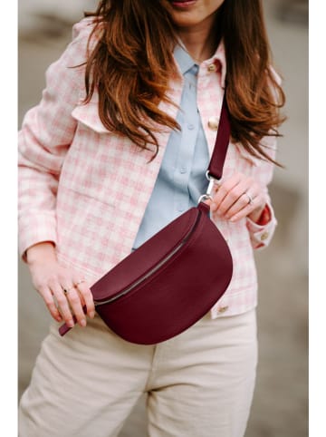Leder-Gürteltasche "Agnese" in Bordeaux - (B)23 x (H)15 x (T)1 cm