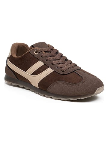 Sneakers in Braun