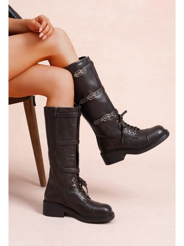Stiefel in Braun